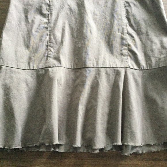 San Francisco Light Brown Tiered Midi Skirt - Perfect for the upcoming holidays! - Picture 3 of 6